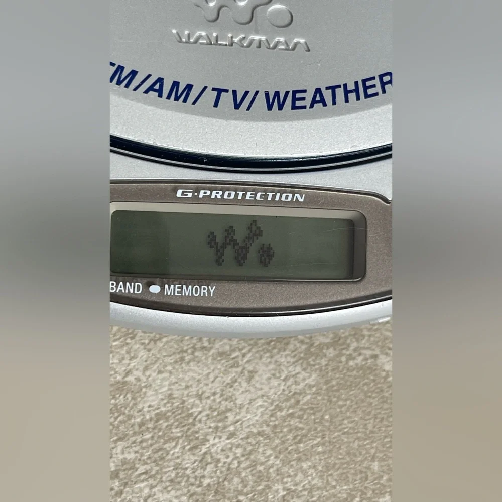 Sony Silver Walkman CD Player with FM/AM/TV